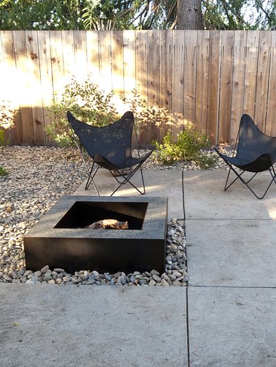 Concrete fire pit