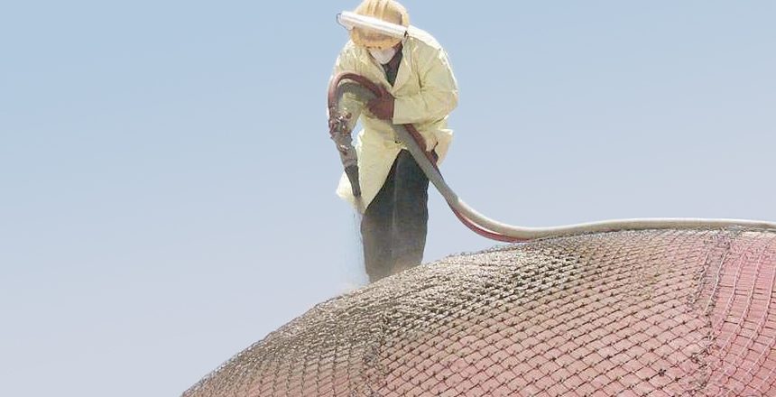 Spraying chain shell protective layer onto the exterior of a concrete dome